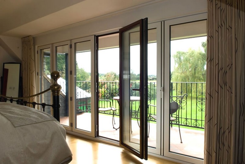 bifold-doors-bedroom